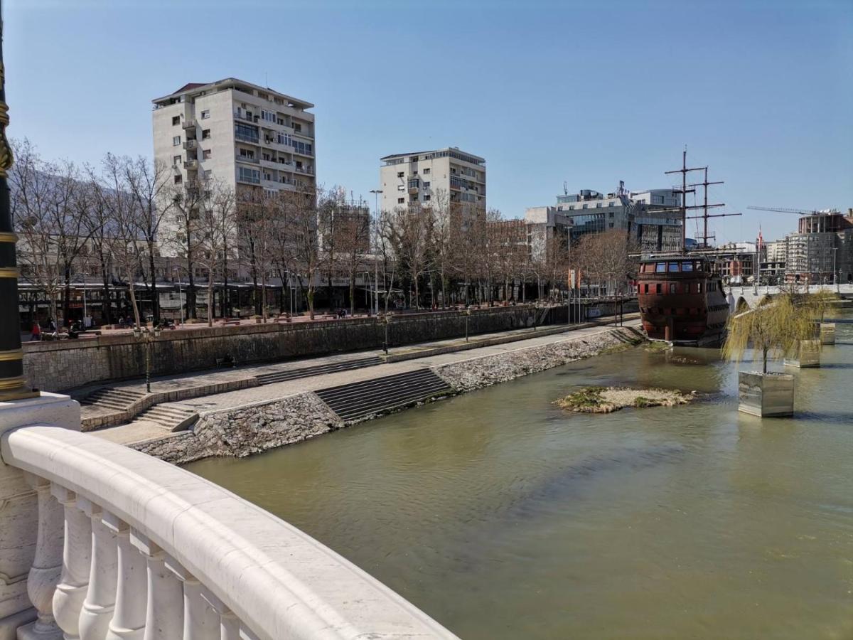 Calla 5 Apartment - Main Square, In The City Shopping Center - Parking Slot With Security And Video Camera Skopje Eksteriør bilde