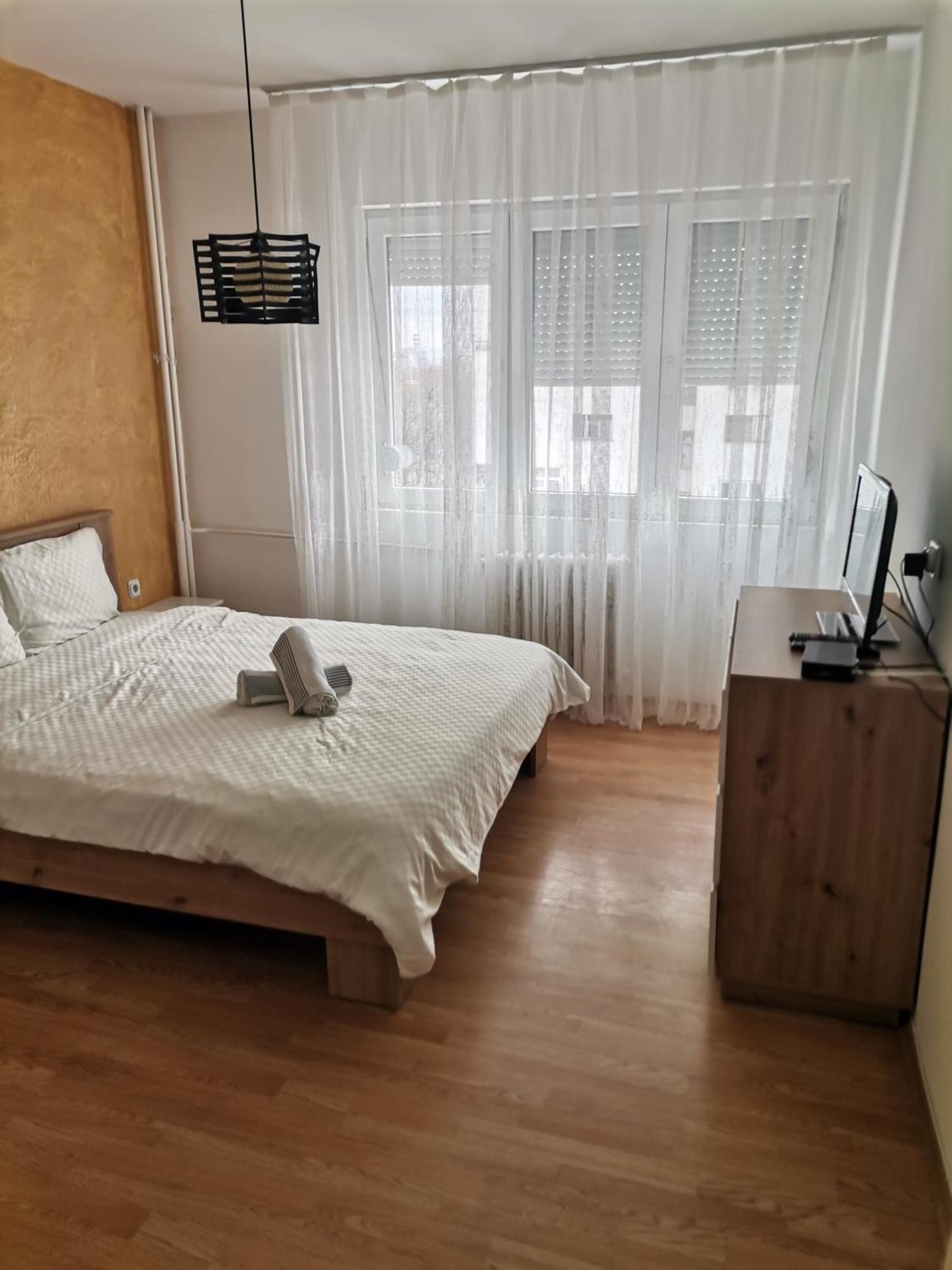 Calla 5 Apartment - Main Square, In The City Shopping Center - Parking Slot With Security And Video Camera Skopje Eksteriør bilde